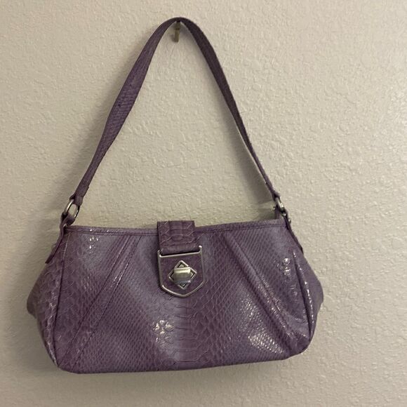 WORTHINGTON VIYNL LAVENDER CROCODILE SHOULDER BAG!! - Picture 2 of 6